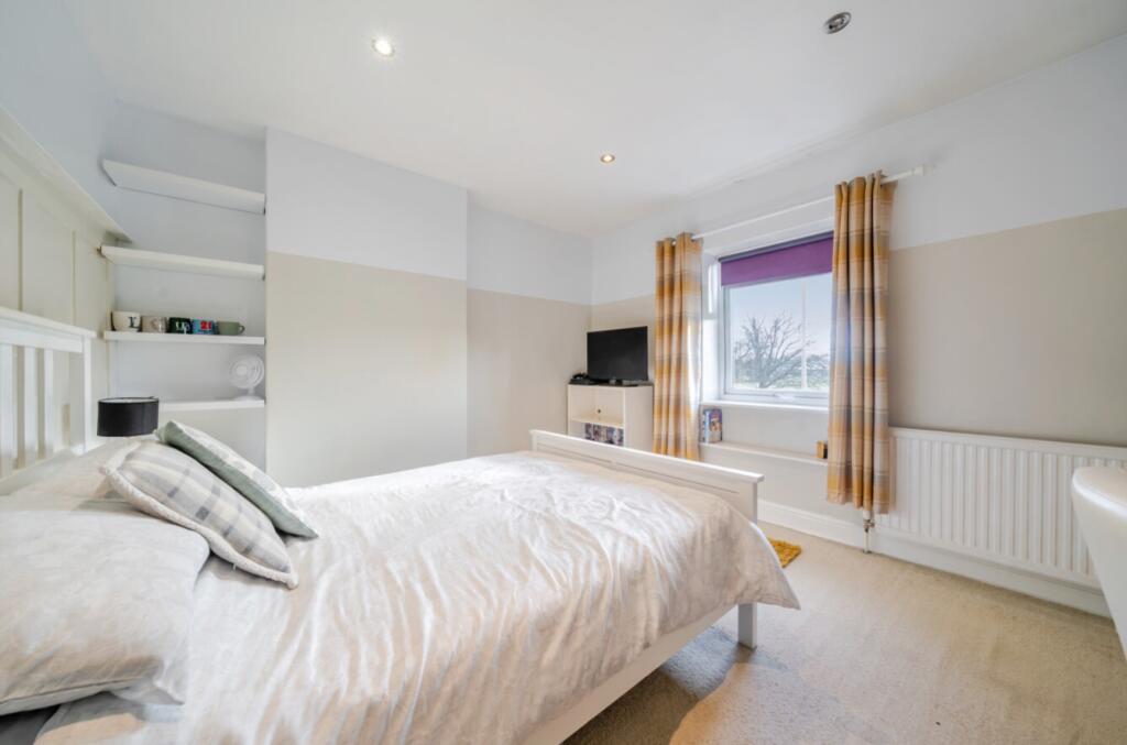 1385952-12-6932cf4c52e3a