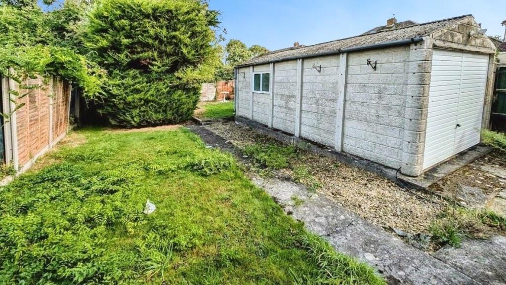 2 Tyndale Ave rear garden1.jpg