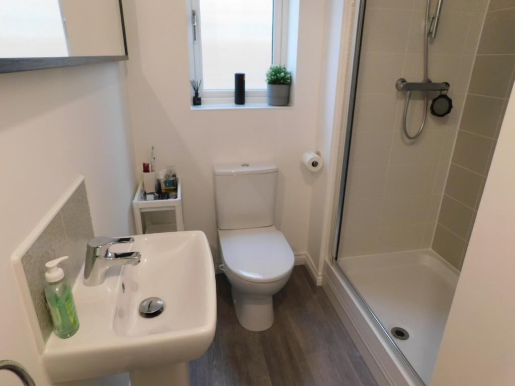EN SUITE