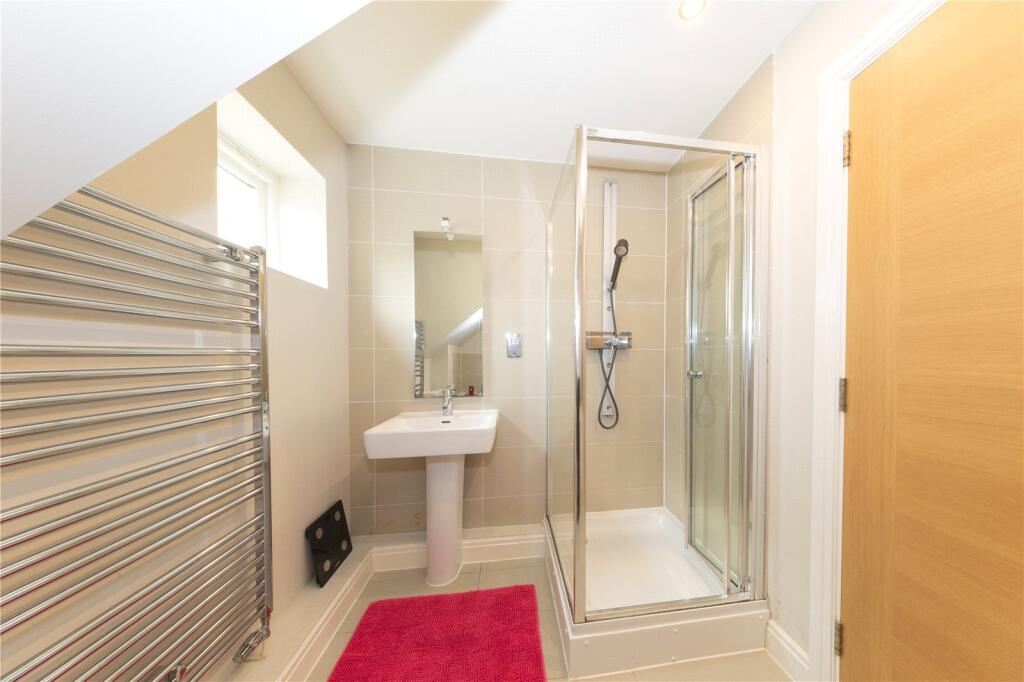 Ensuite Bedroom 1