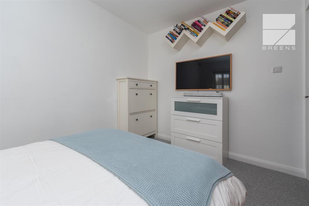 8 Belmont Close_0038.jpg