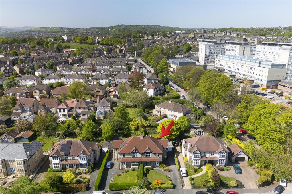 Bramleys Estate Agents - Le Marchant Avenue - Lind