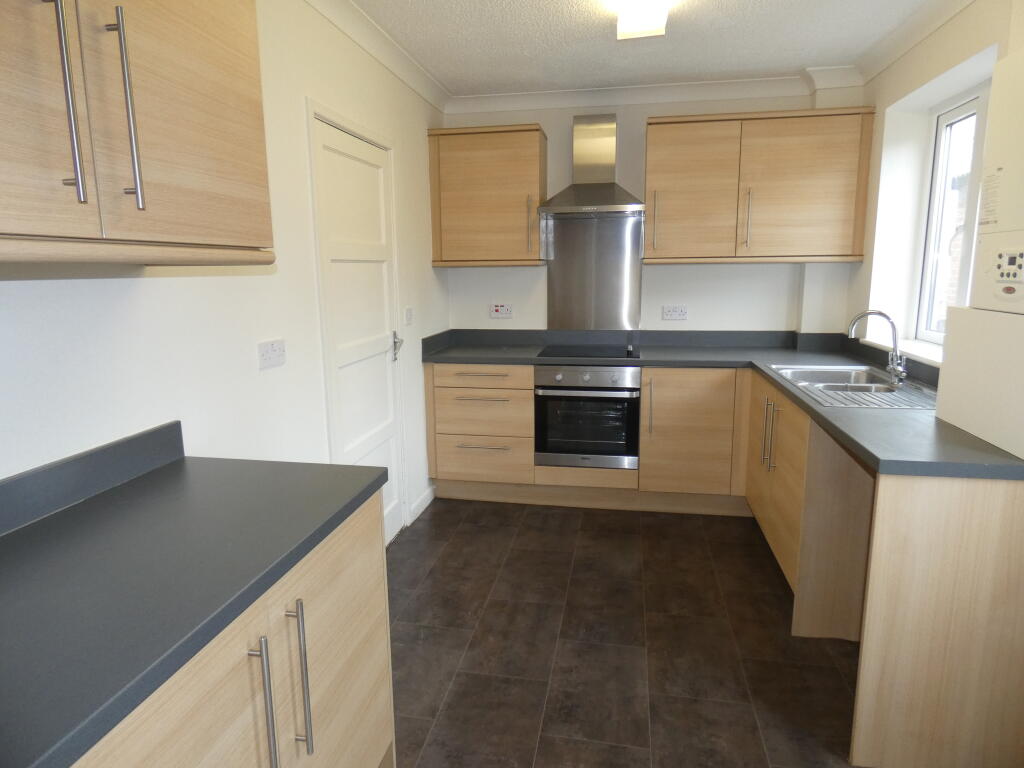 Pic 2 Kitchen.JPG