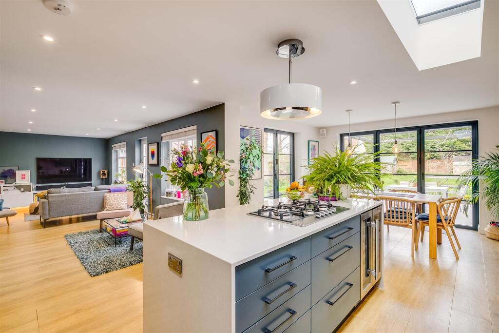 Eastholm Green 9-2.jpg