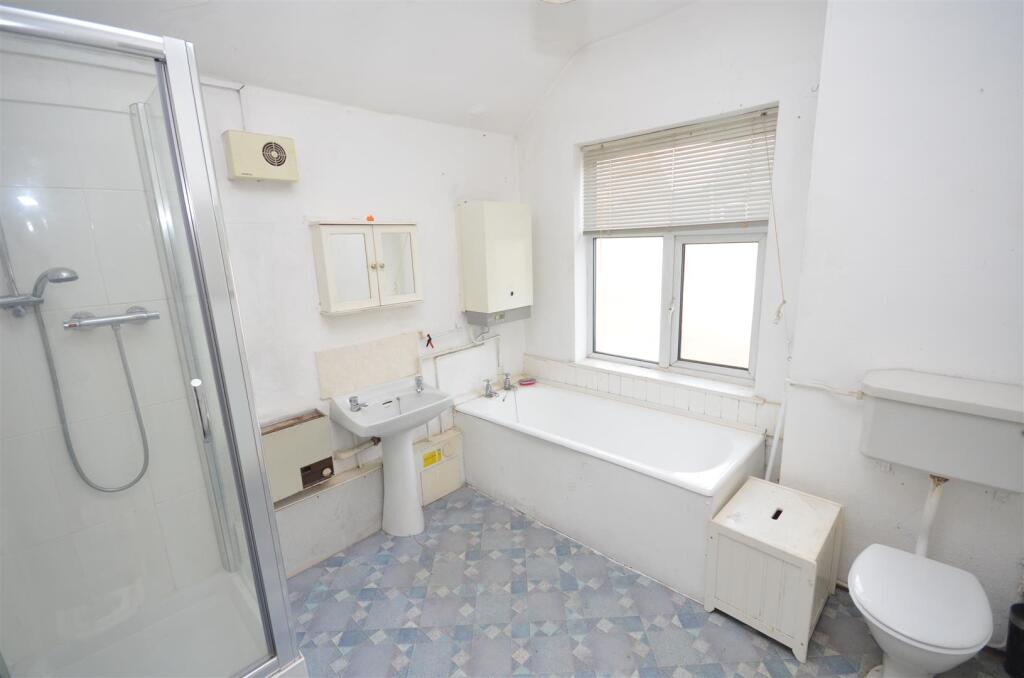 Bathroom.JPG