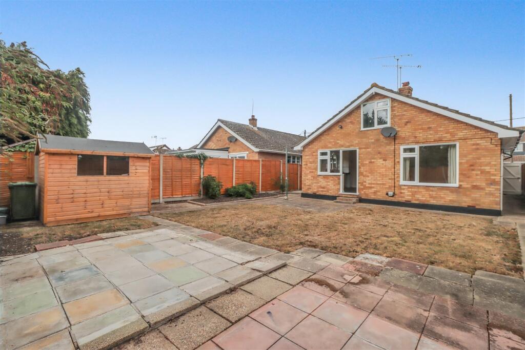 9 OAKHUEST DRIVE OUTSIDE-3.jpg