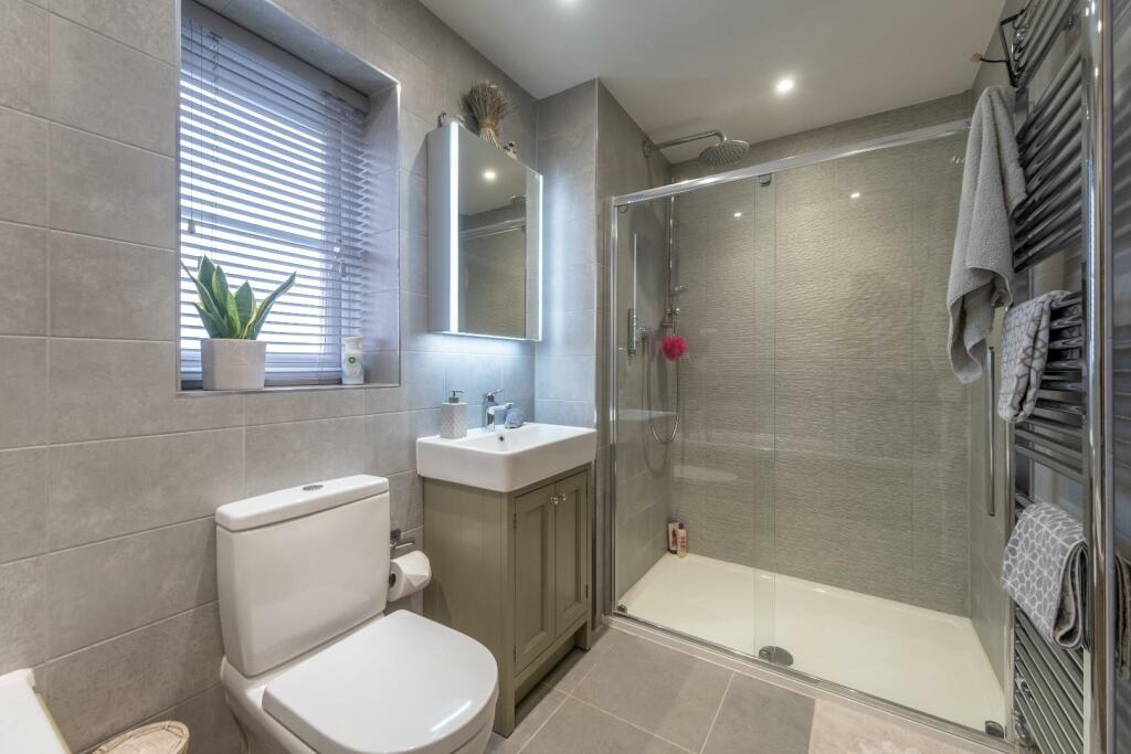 2 Bluebell Close-034.jpg