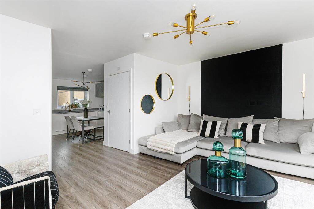 Bramleys Estate Agents - Lapwing Close - Crosland 