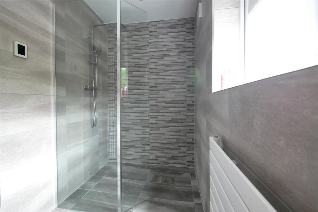En Suite/ Wet Room