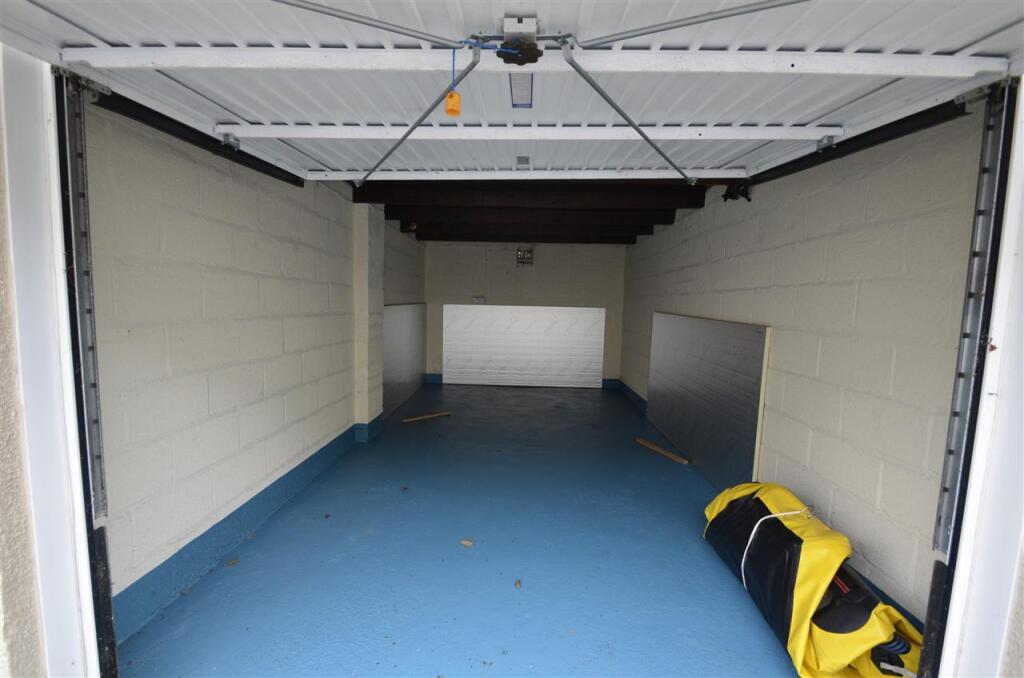 GARAGE NUMBER 11