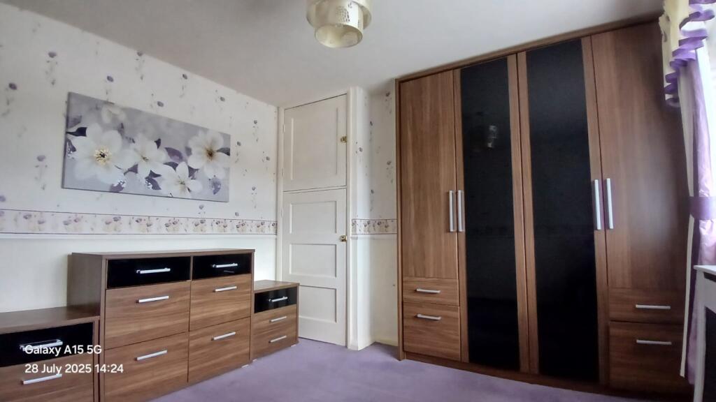 254 Owton Manor Lane 28.07 (5)