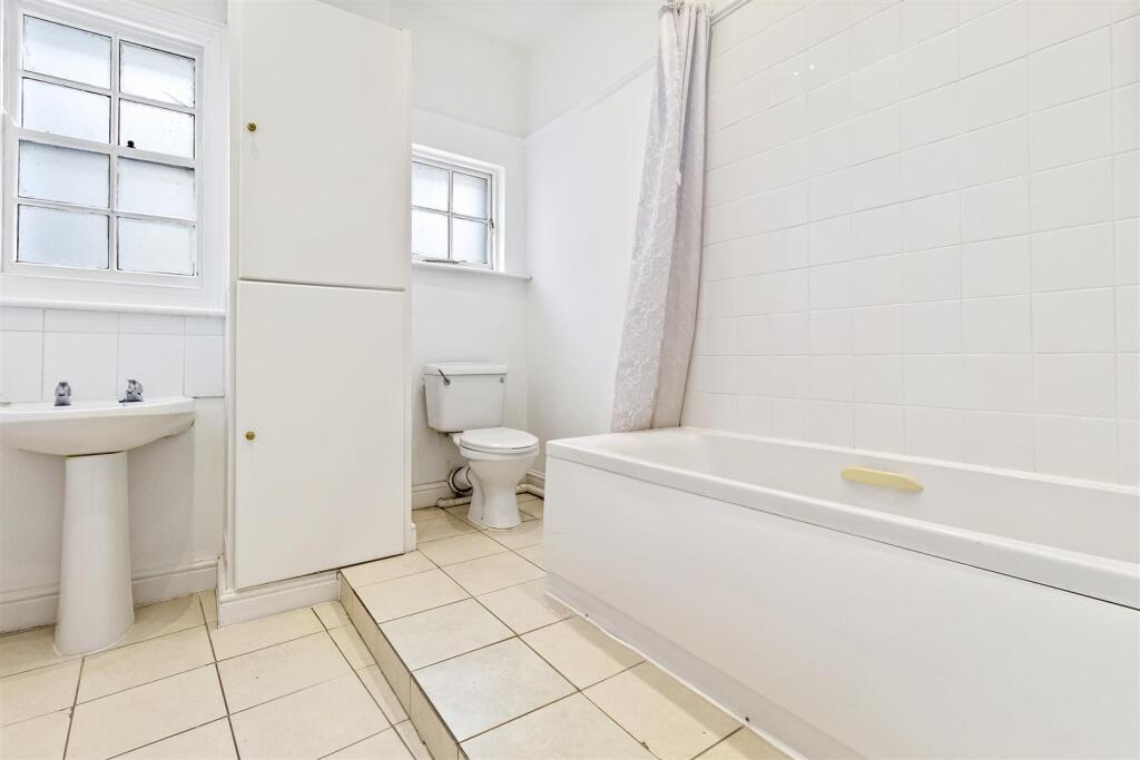 Park Crescent, 11D-007.jpg