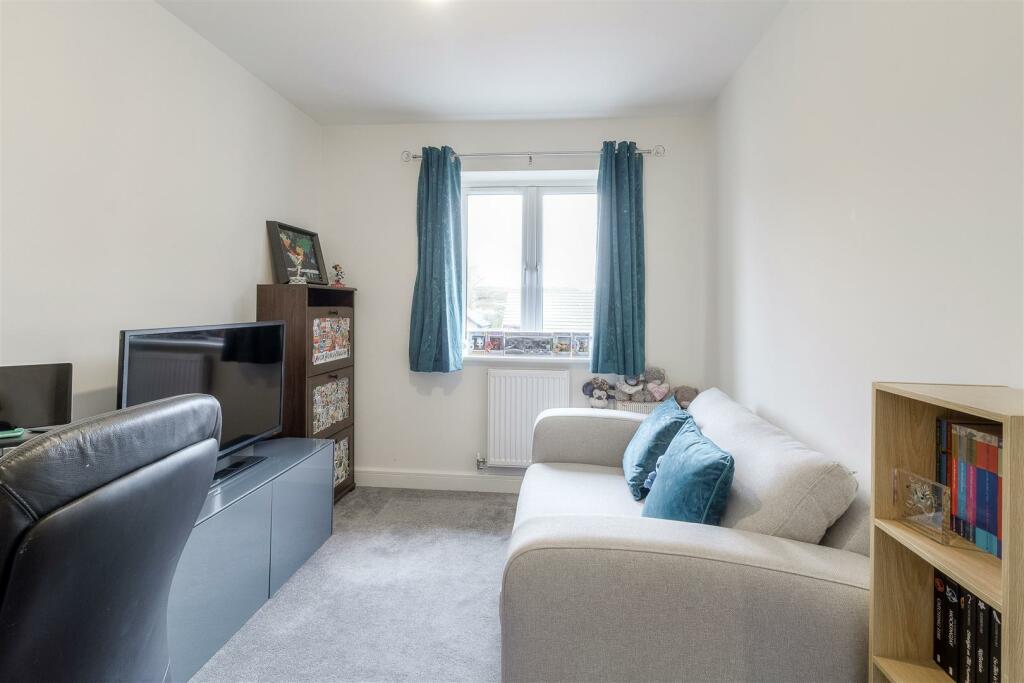 38 Sparrowdale Close, Grendon