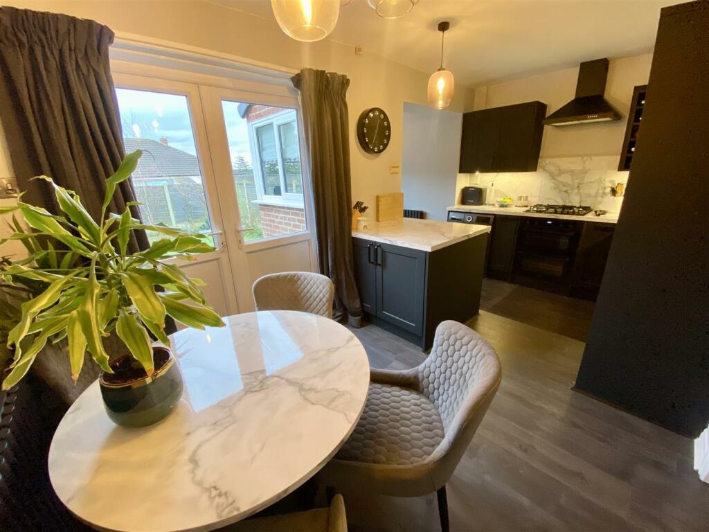 Bramleys Estate Agents - Robin Royd Drive - Mirfie