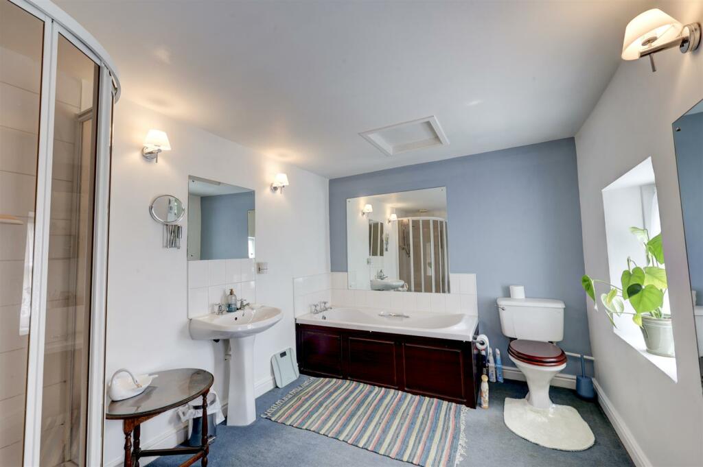 The Firs Downstairs Bathroom
