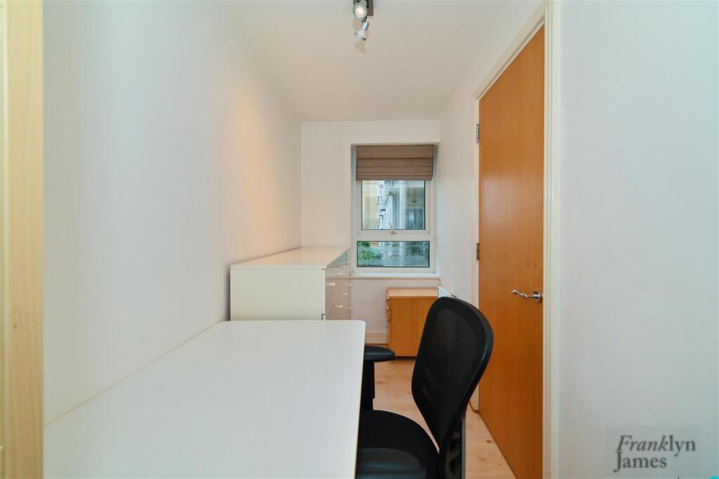 St-Davids-Square (5).JPG