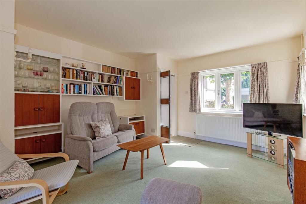 Reception Room-3.jpg