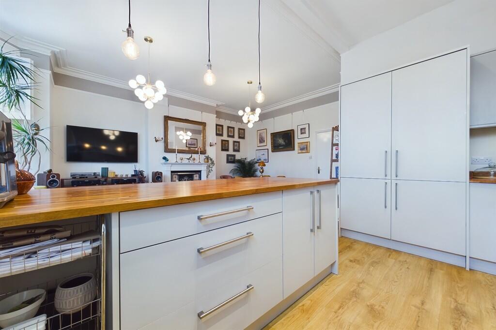 CAM01085G0-PR0510...