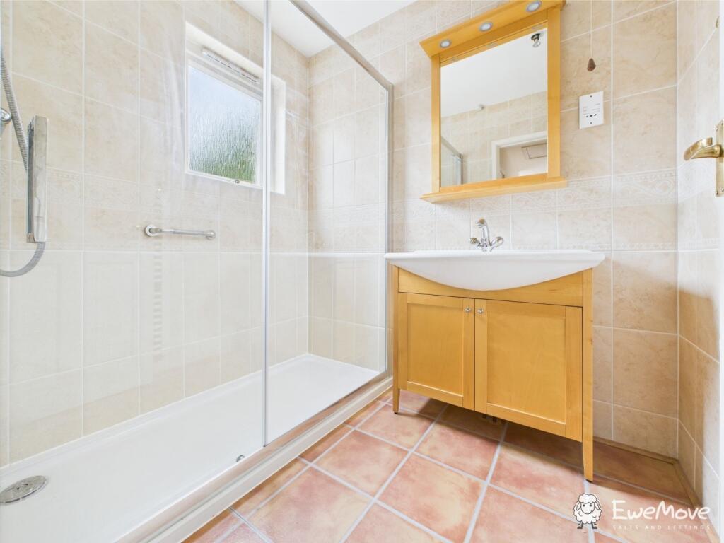 CAM02877G0-PR0069-STILL010