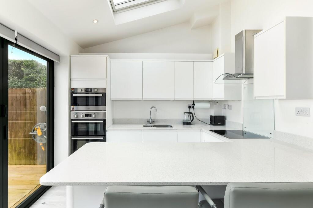 BOSCOMBE ROAD (9).jpg