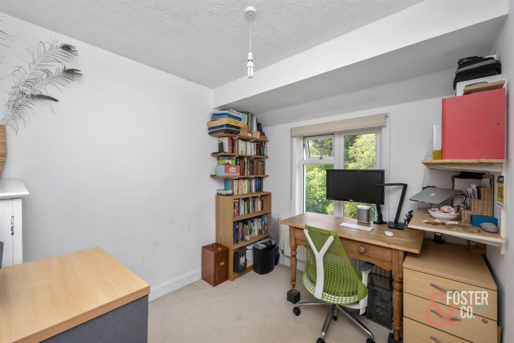 Redhill Drive 21-023.jpg