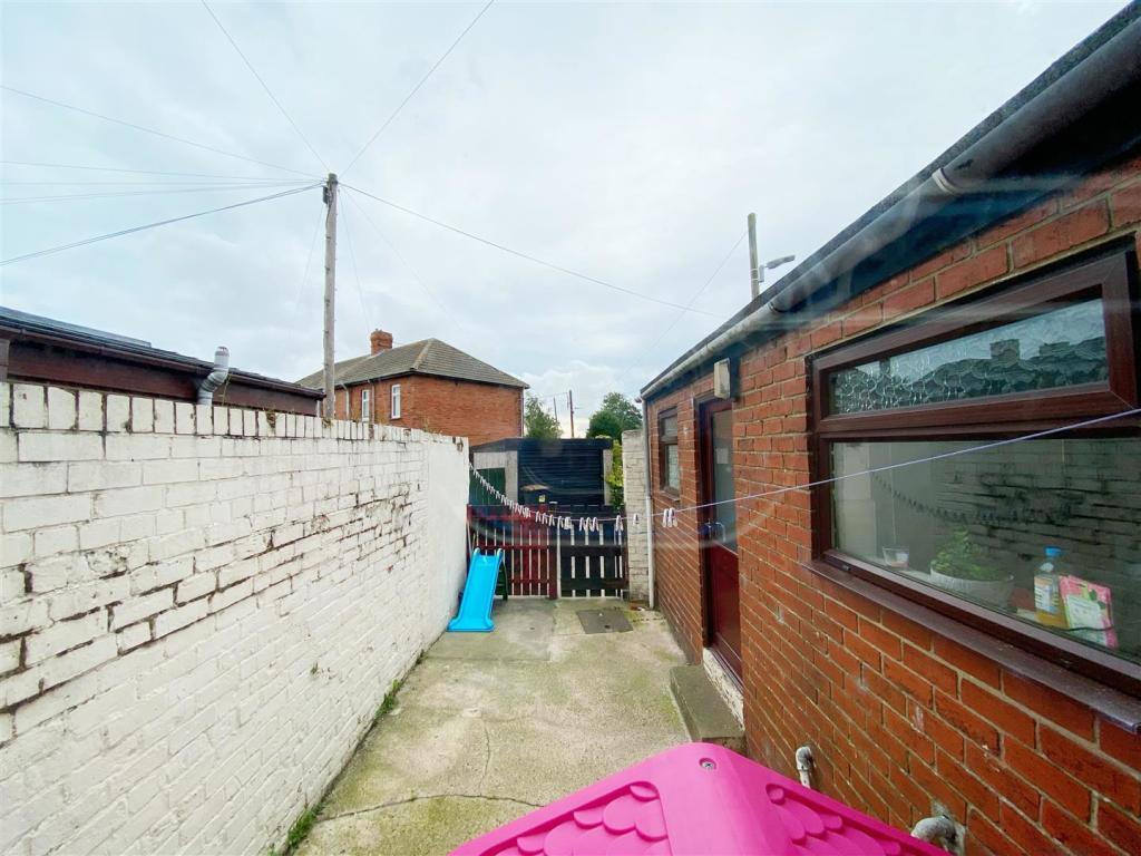 Rear Yard.jpg