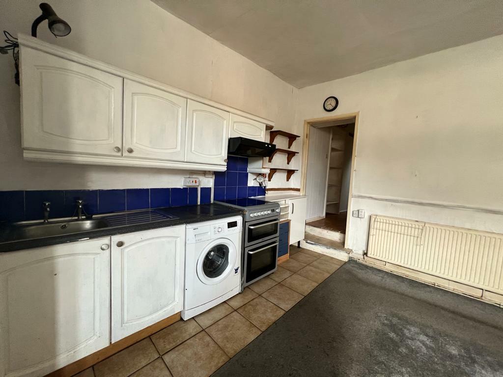 OPEN-PLAN LIVING, DINING, KITCHEN