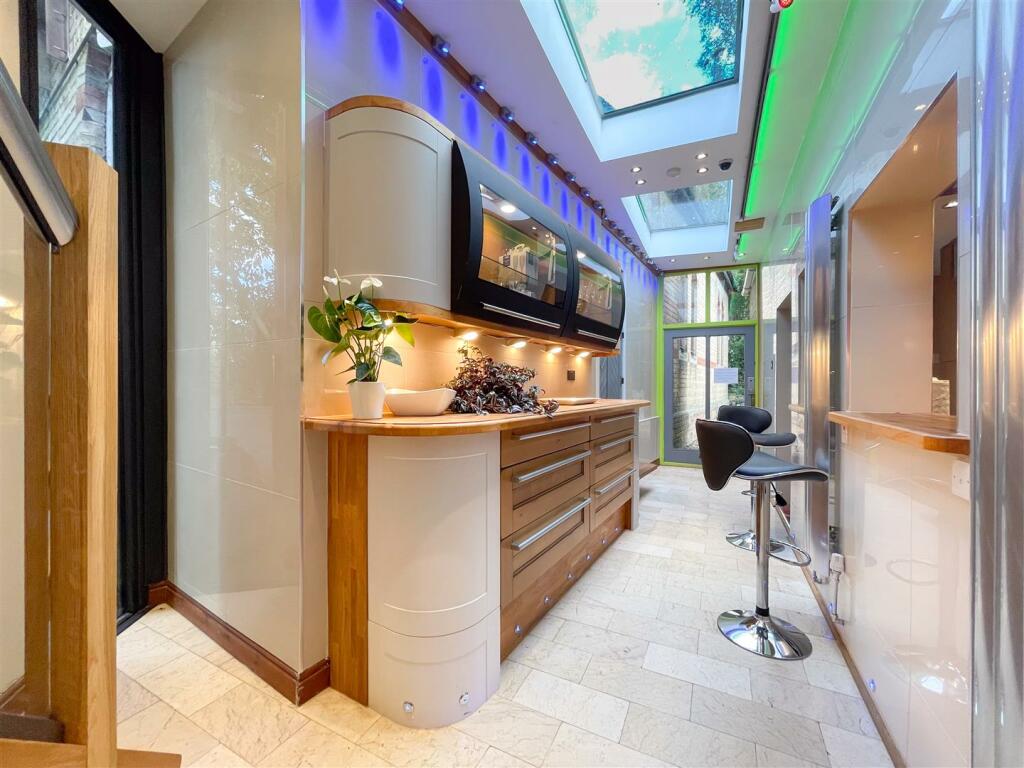 Kitchen lobby