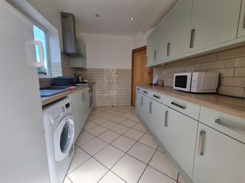 Kitchen 2 57 Tresawls.jpg