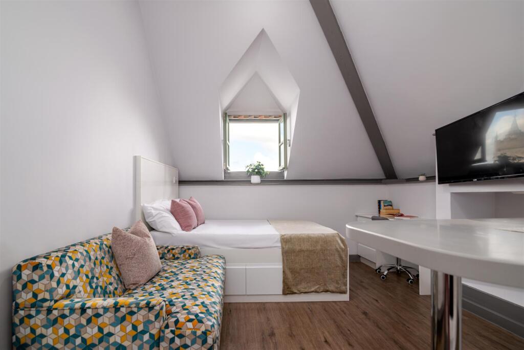 Manor house 10 v6.jpeg