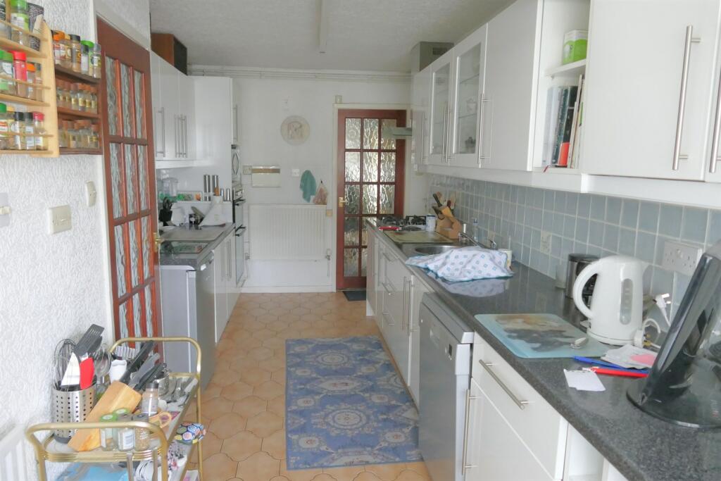 Kitchen b
