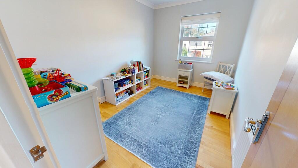 1721-10062025_160...