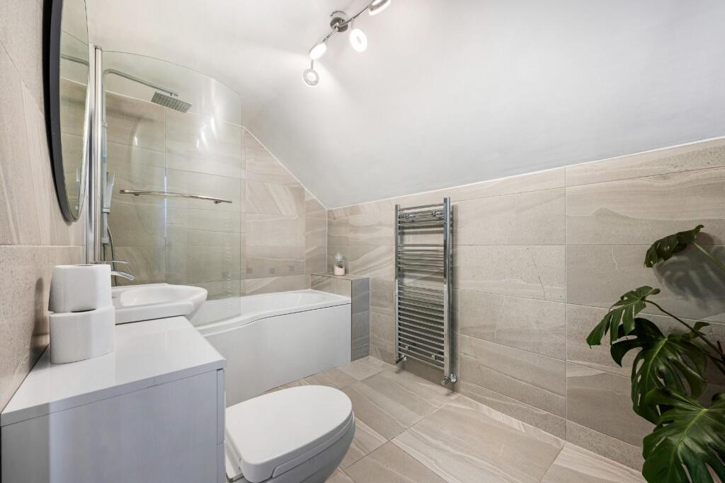 9 Kirkdale Close HDR-15.jpg