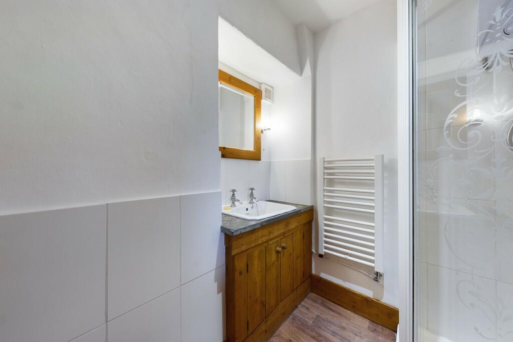En-suite shower r...