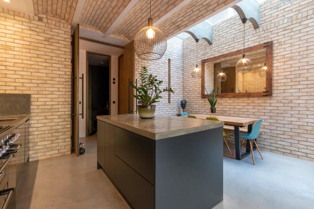 Elm Grove Road 109 Ph13.jpg