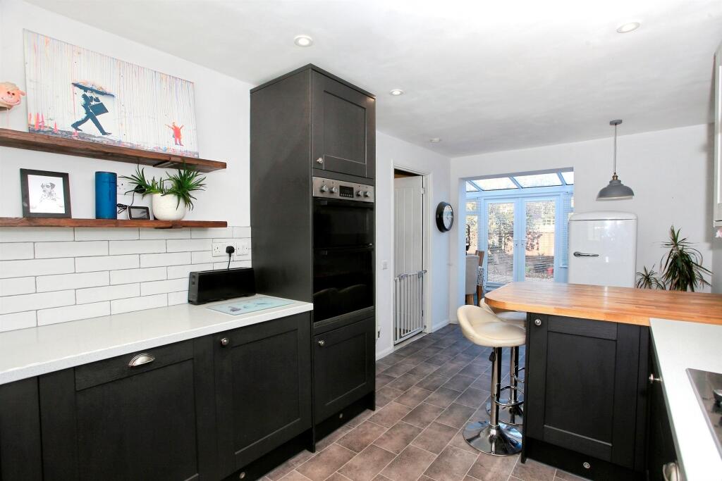 Kitchen / Breakfast Room