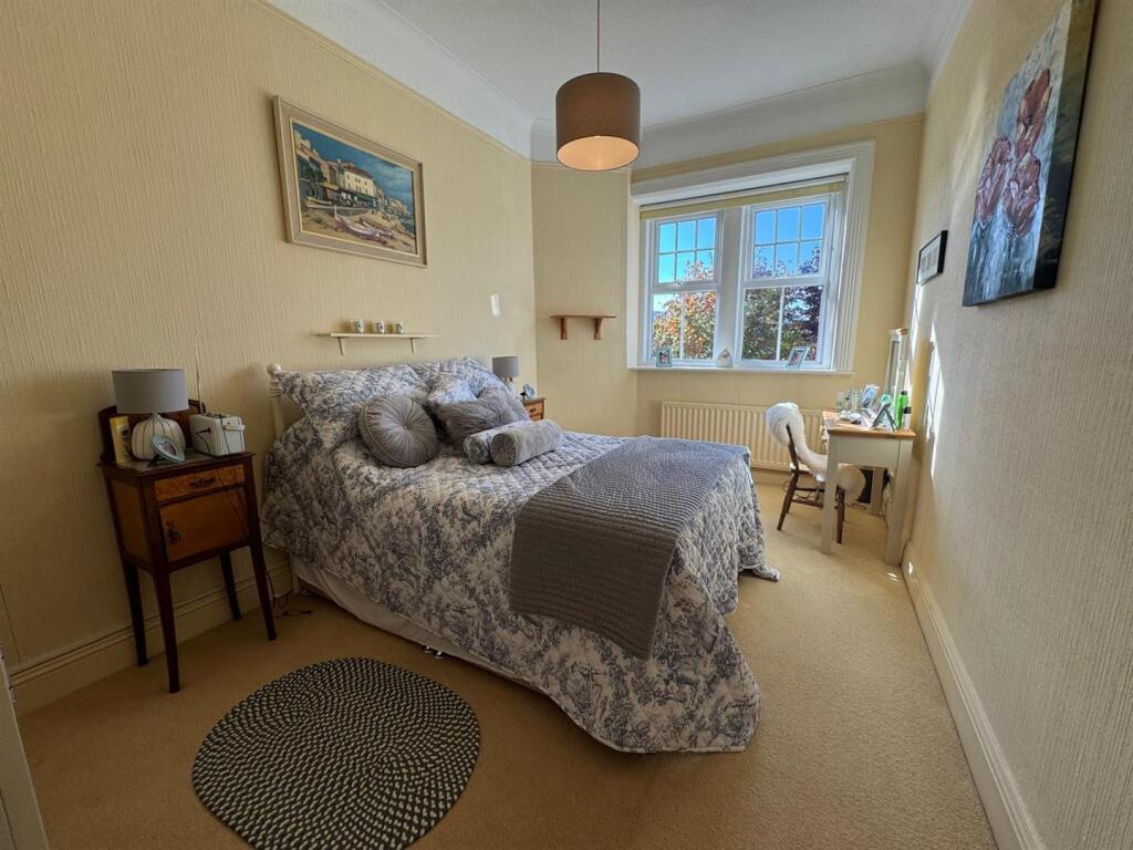 Bedroom 2 (2).jpg