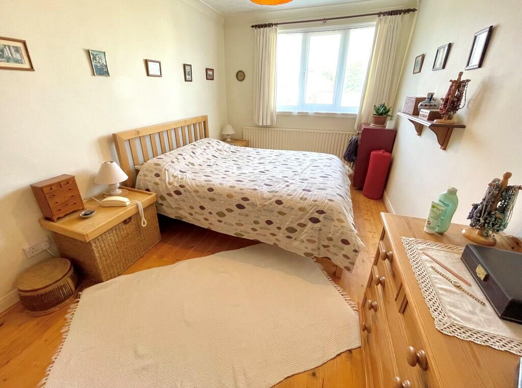 9 Beacon Way Bed1