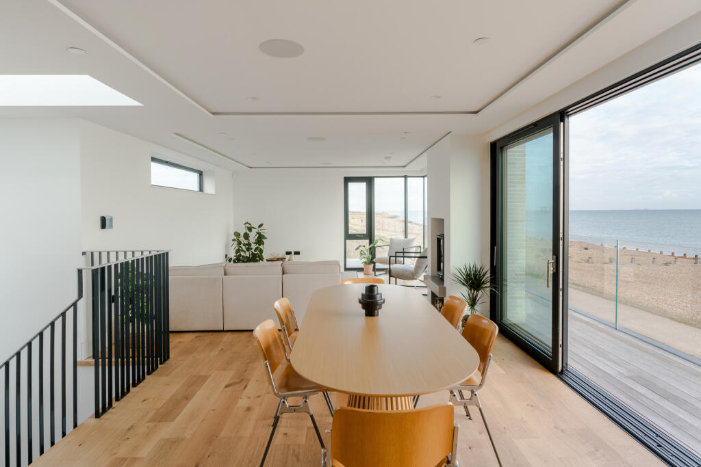 245771 - Beach End-49.jpg