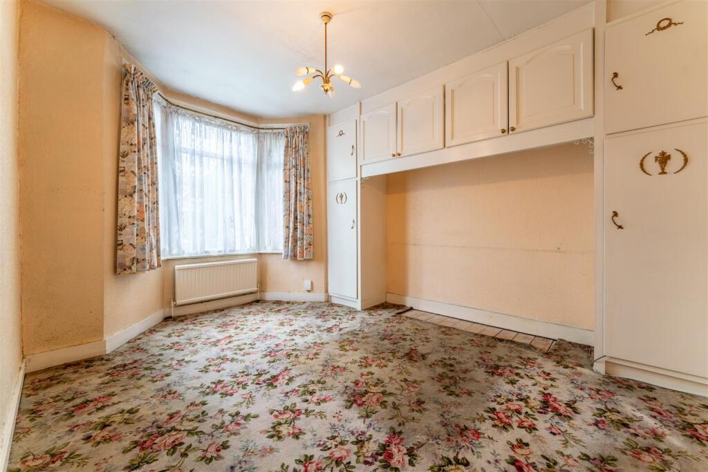 11 Deans Bed 1.jpg