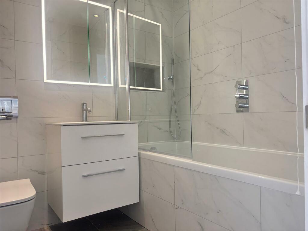 bathroom new.jpg