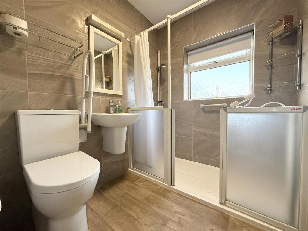 Family Shower Room