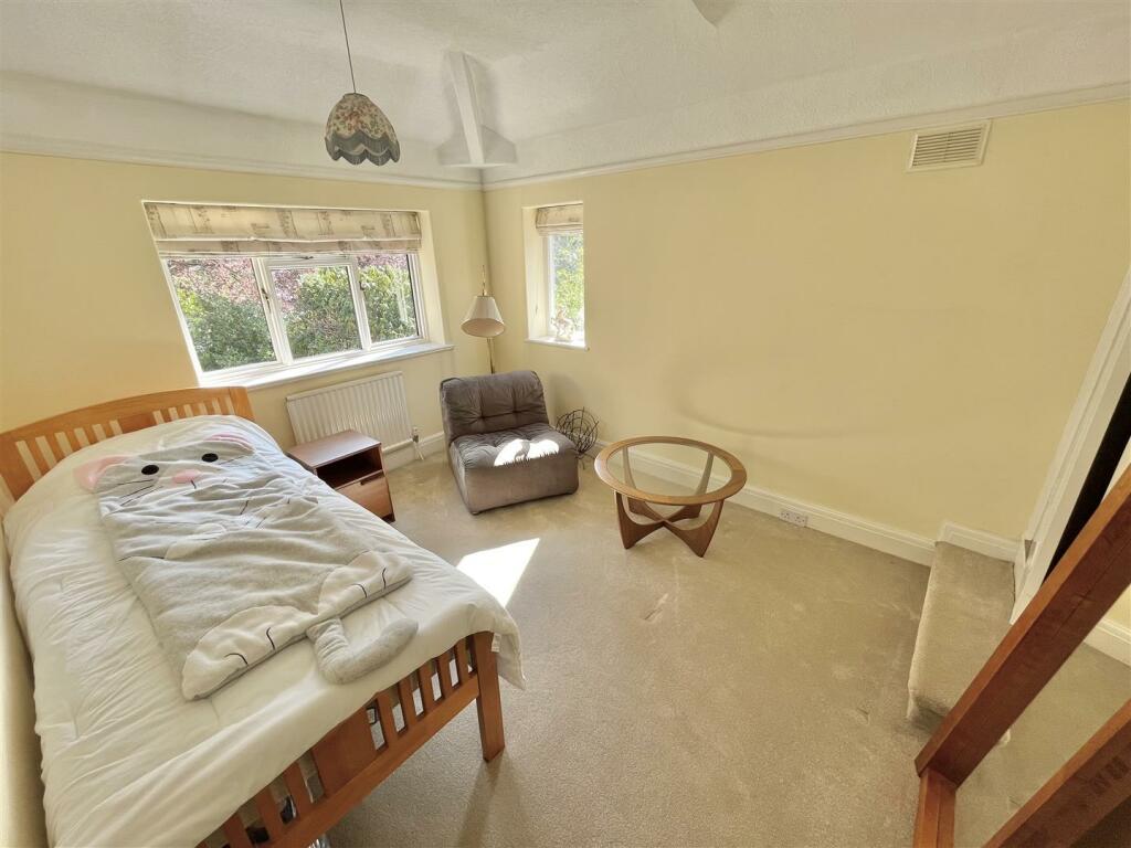Bedroom 4.jpg