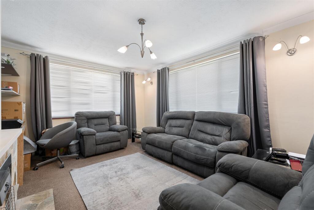 121 Warmwells Lane-07.jpg