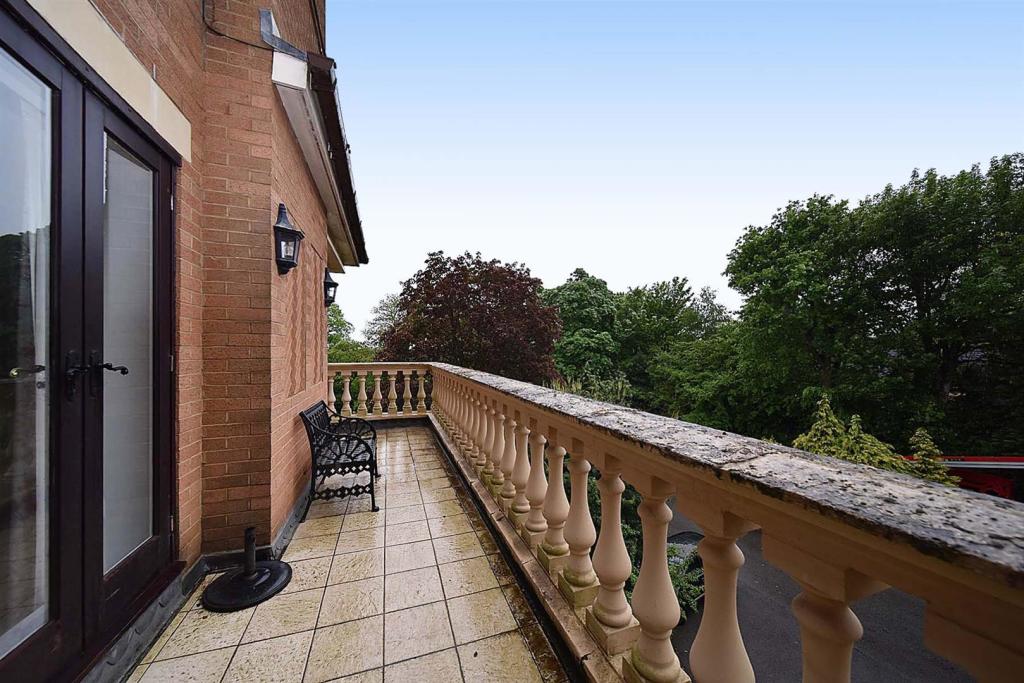 7 Marloes balcony.jpg