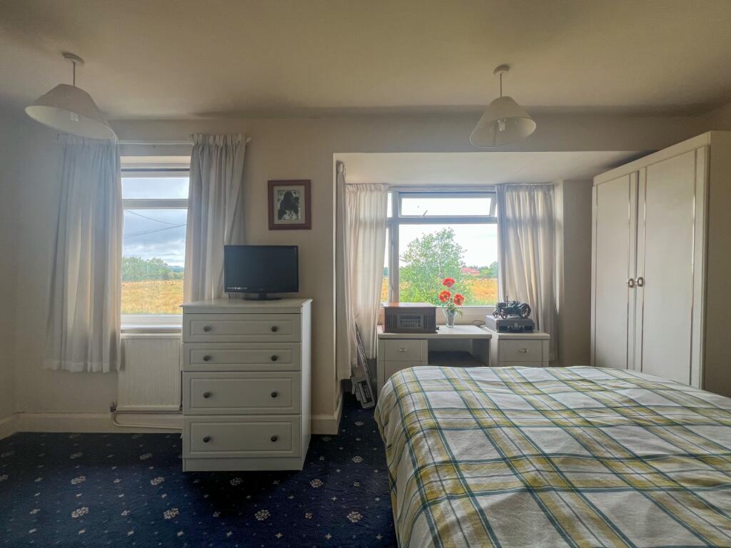 Dual aspect main bedroom with views to Malvern Hil