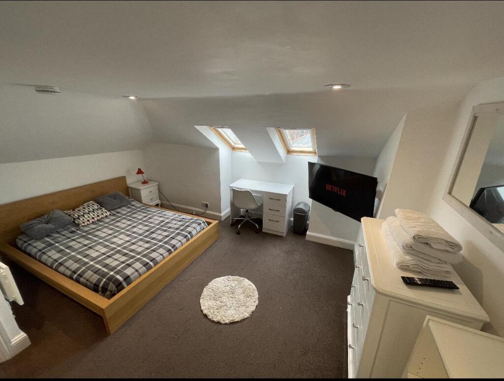 bedroom 4.jpeg