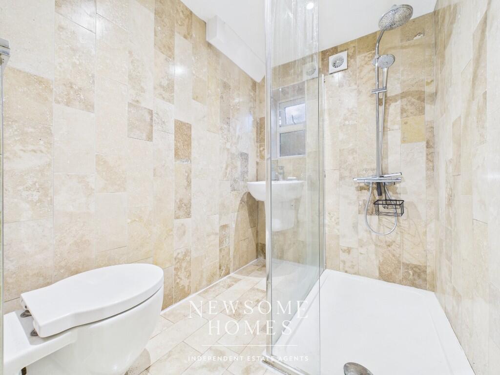 Annexe Shower Room