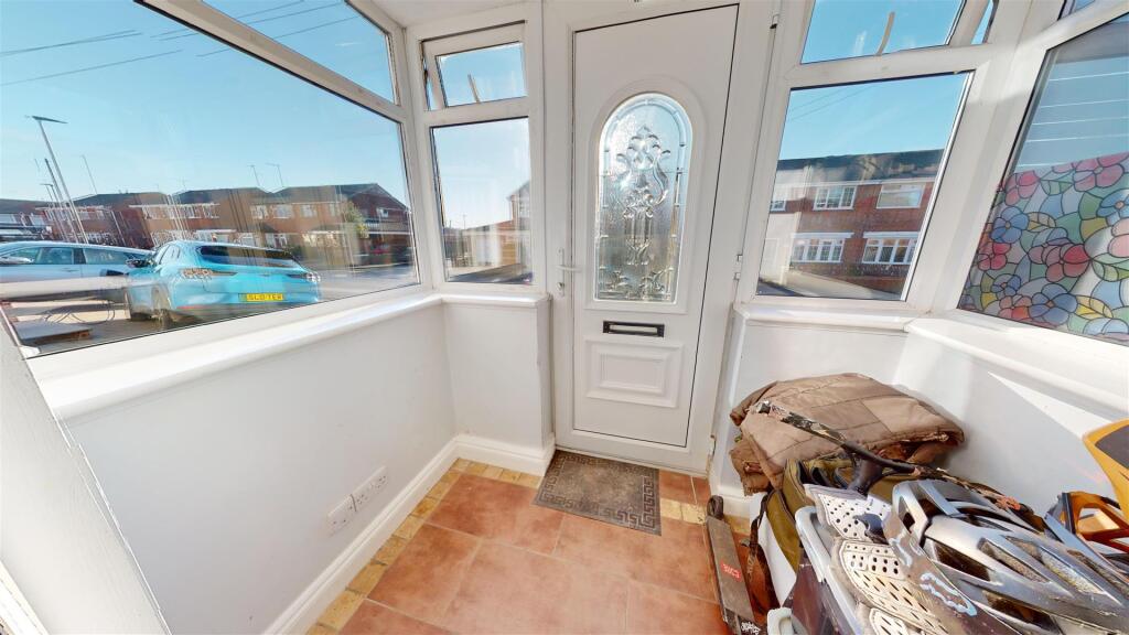 Dearnham Avenue Porch