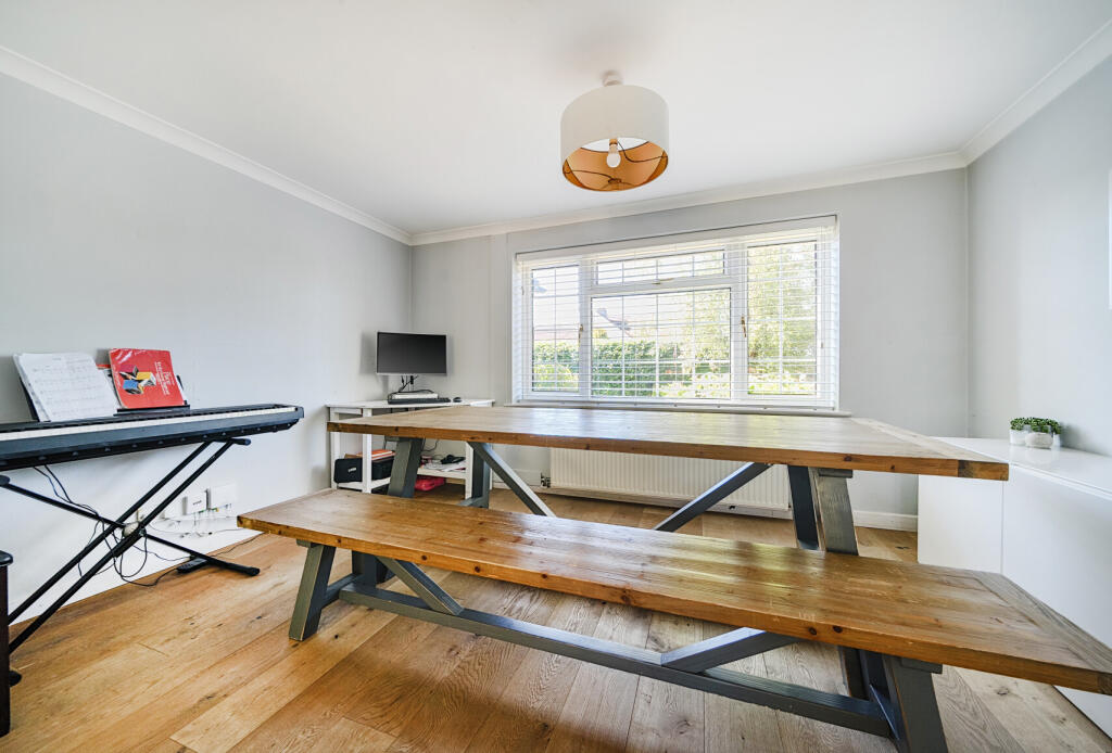 1298418-24-6830a2...